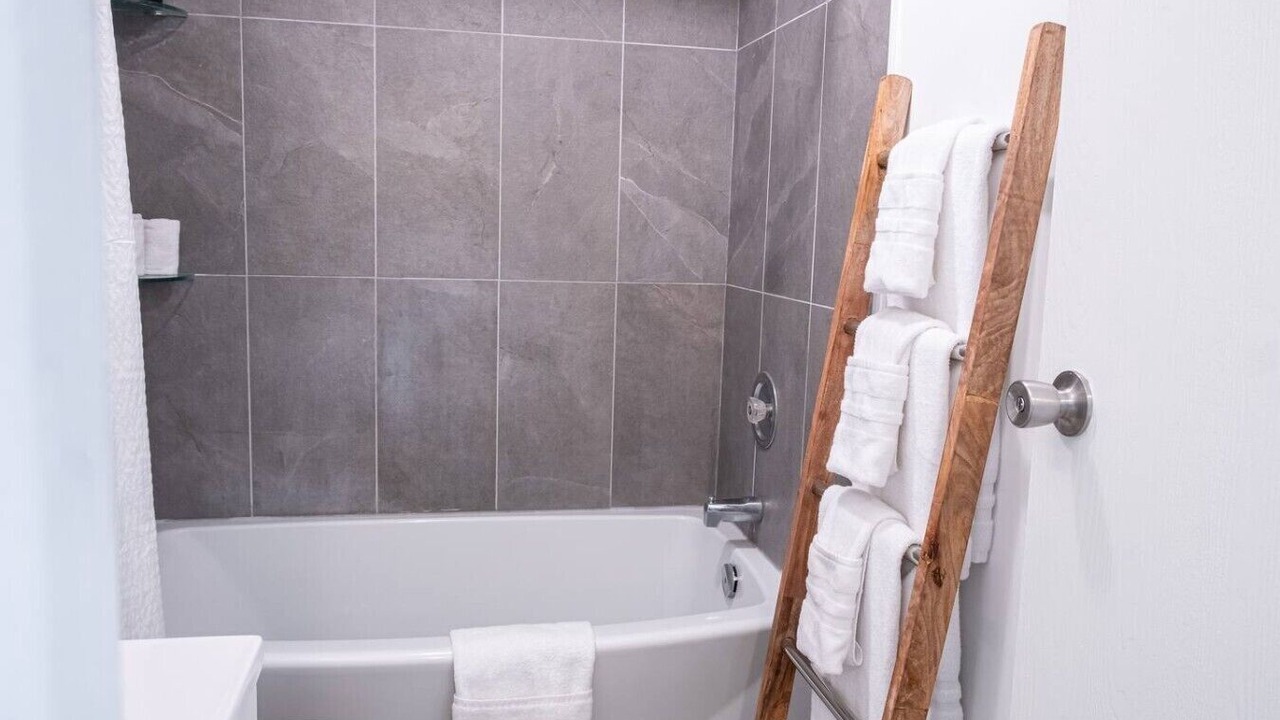 Photo of Bathroom in Harrison Hot Springs