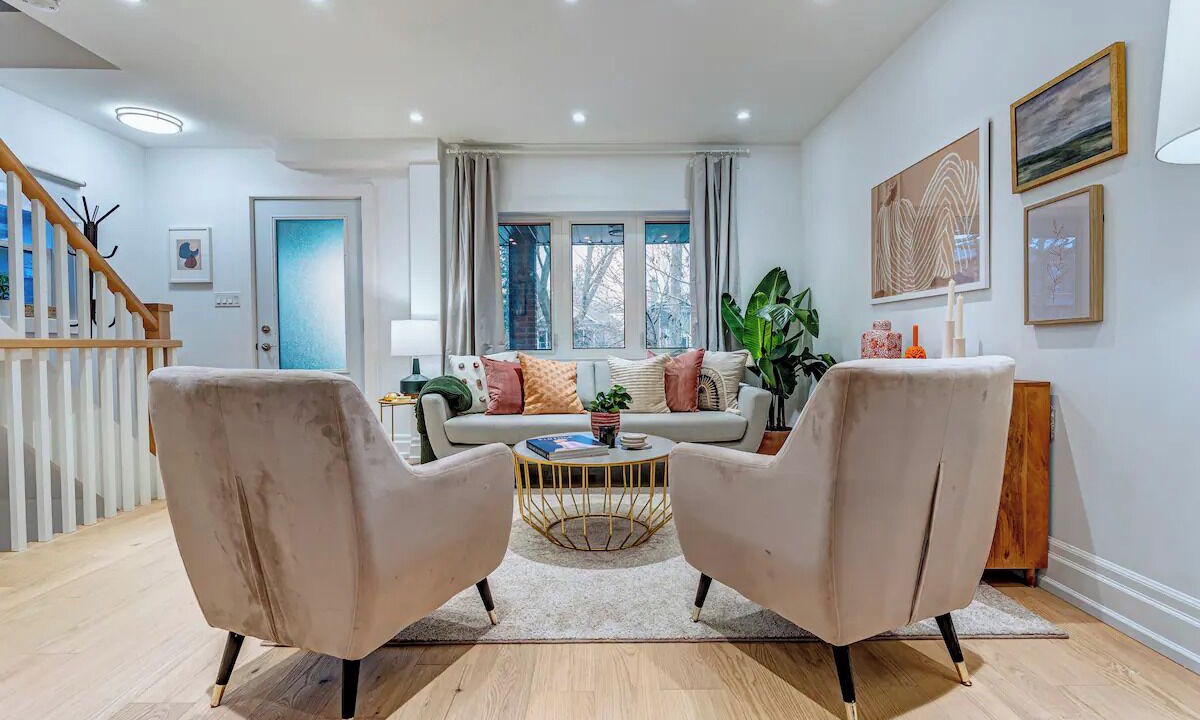 Photo of Livingroom in Oakwood Village