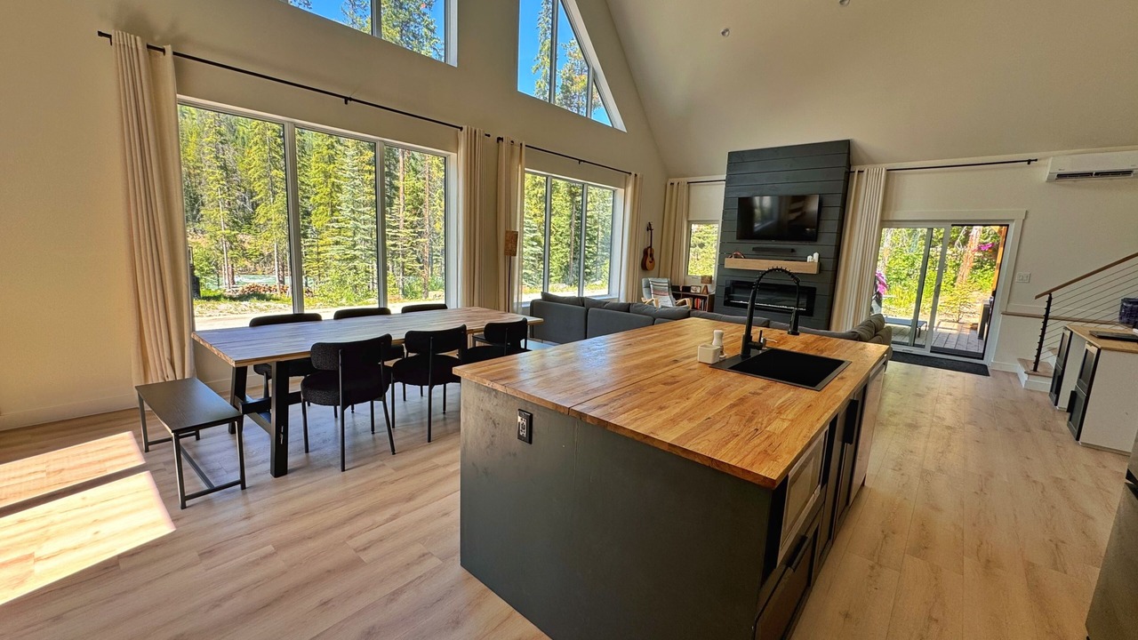 Photo of Others in East Kootenay