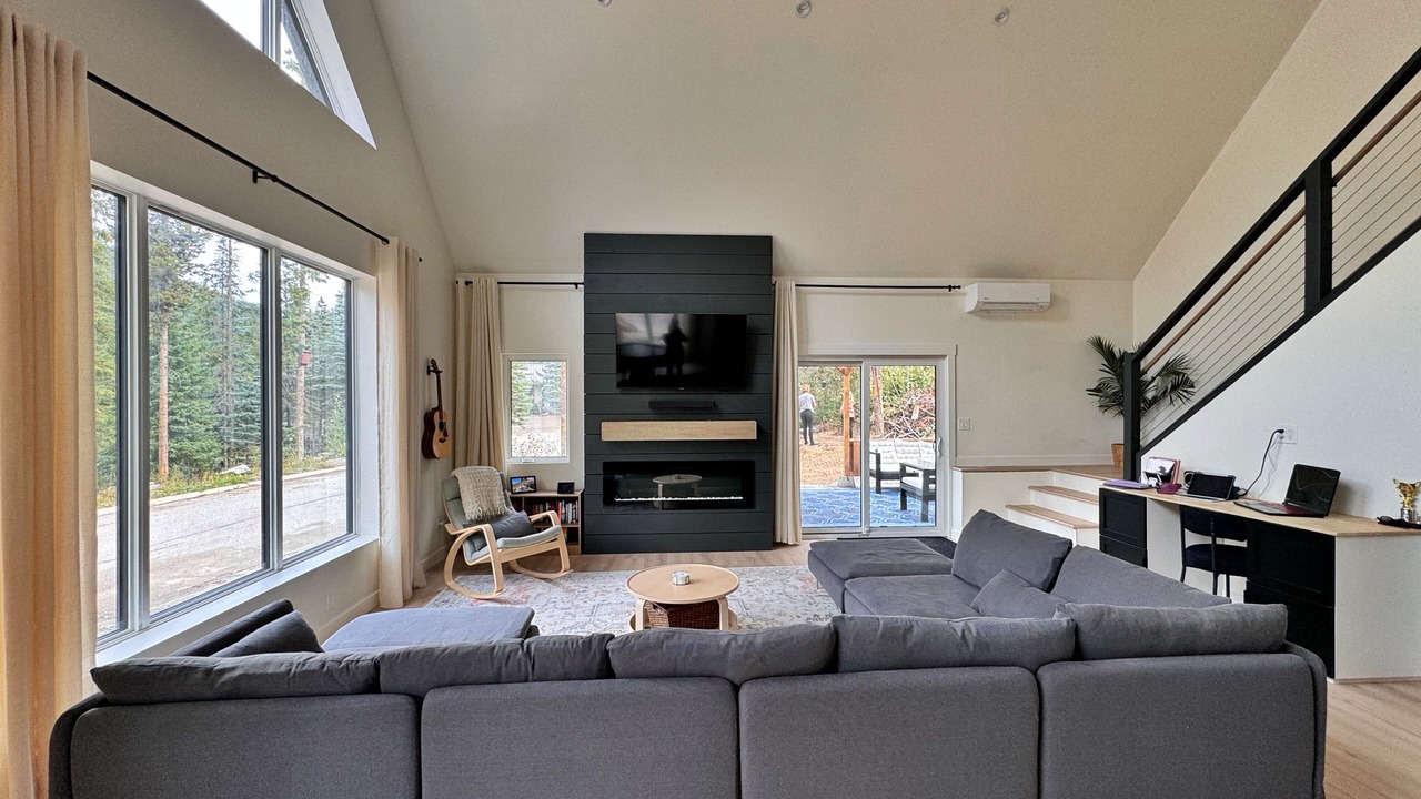 Photo of Livingroom in East Kootenay