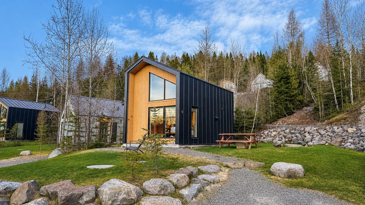Photo of Outdoor in Sainte-Marguerite-du-Lac-Masson