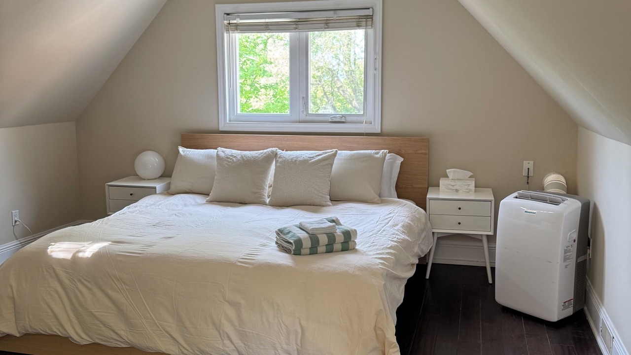 Photo of Bedroom in Greenwood - Coxwell