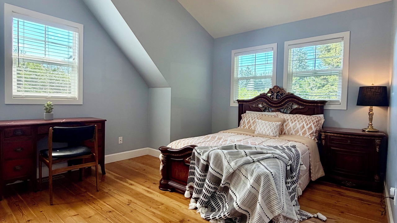 Photo of Bedroom in Crescent Beach