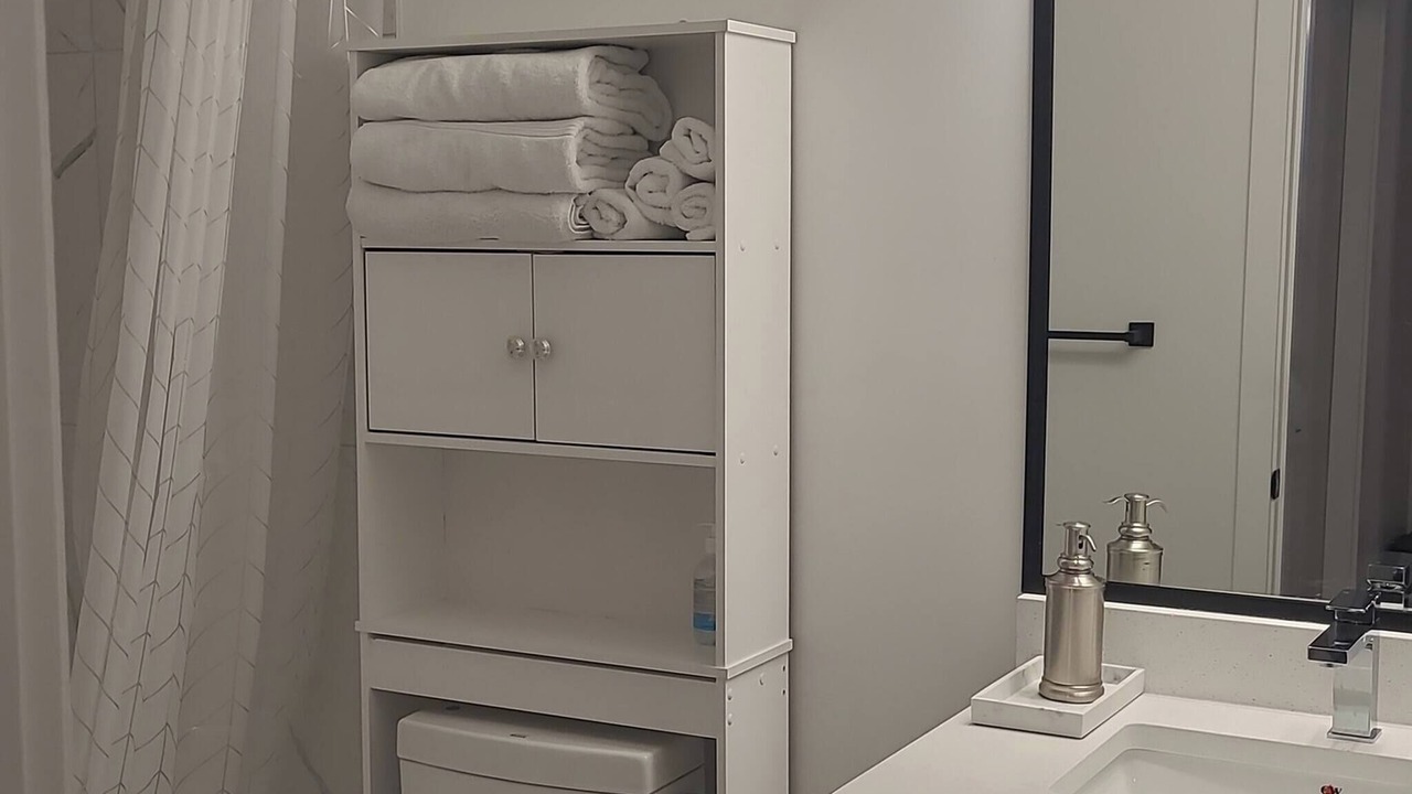 Photo of Bathroom in Division No. 11