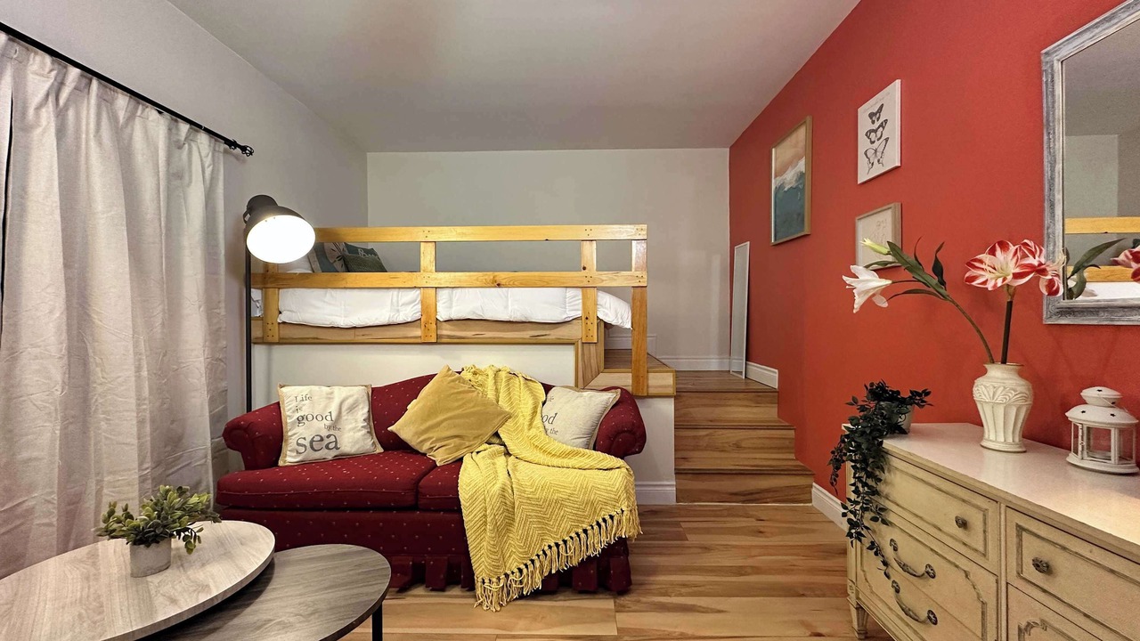 Photo of Livingroom in Port Colborne