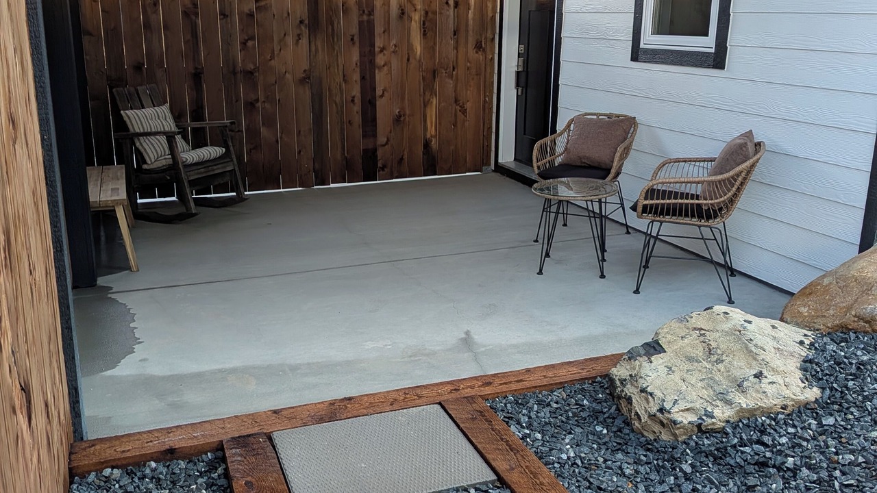 Photo of Patio Balcony in East Kootenay
