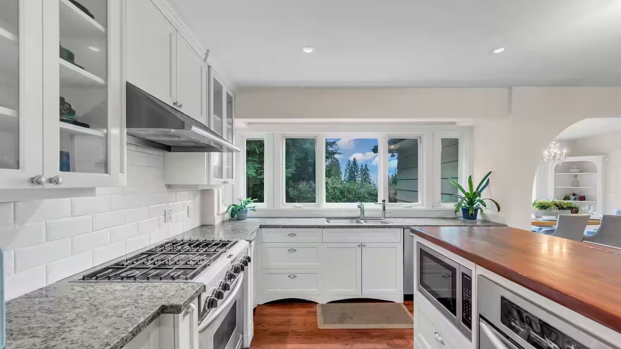 Photo of Kitchen in Hollyburn