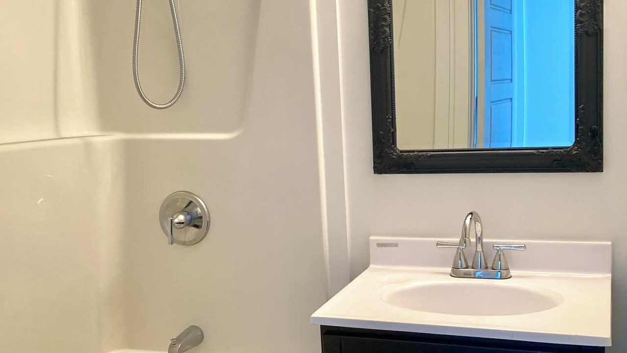 Photo of Bathroom in Mille-Isles