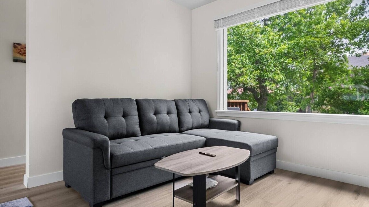 Photo of Livingroom in Banff Trail