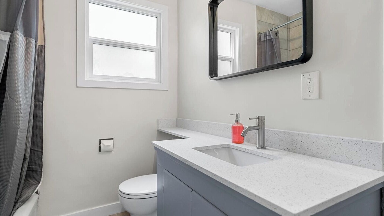 Photo of Bathroom in Banff Trail
