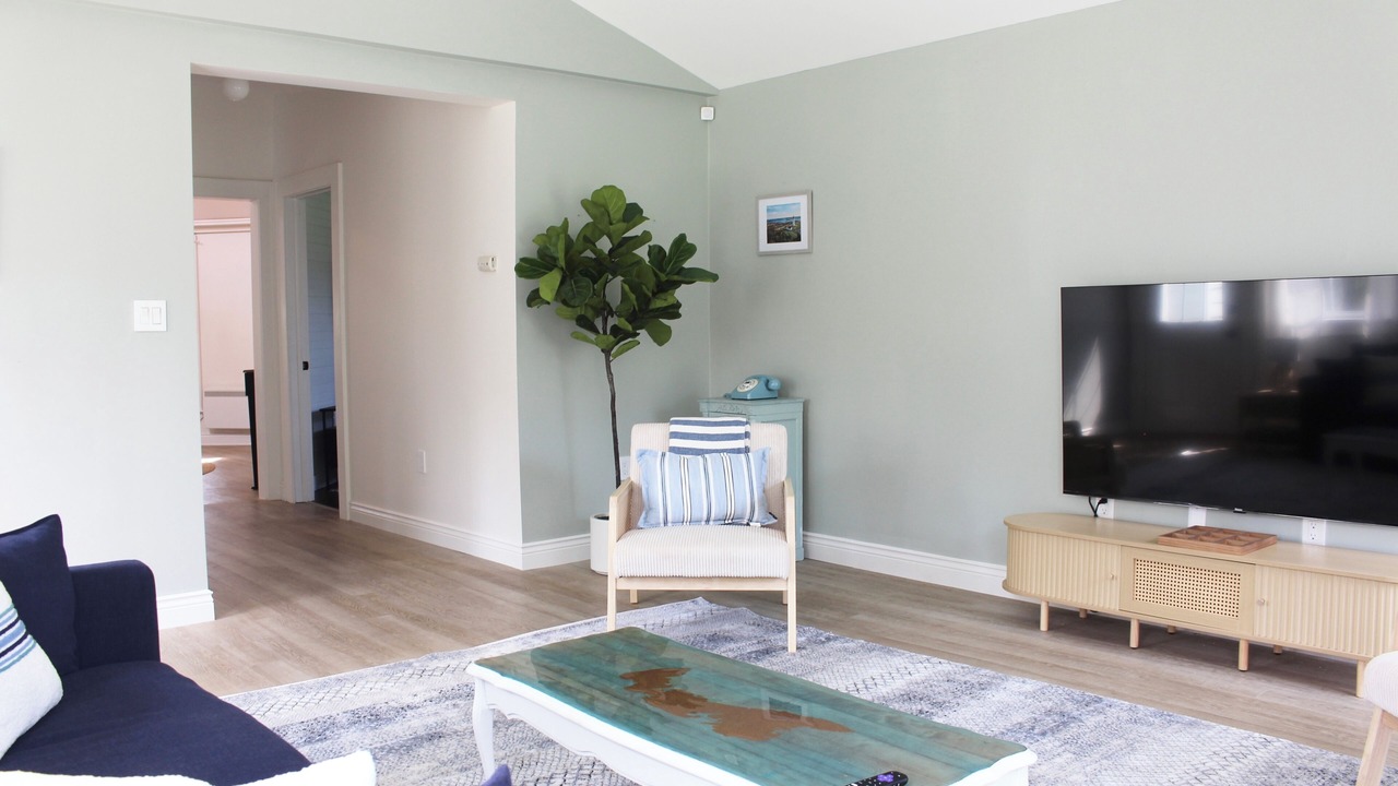 Photo of Livingroom in West Covehead