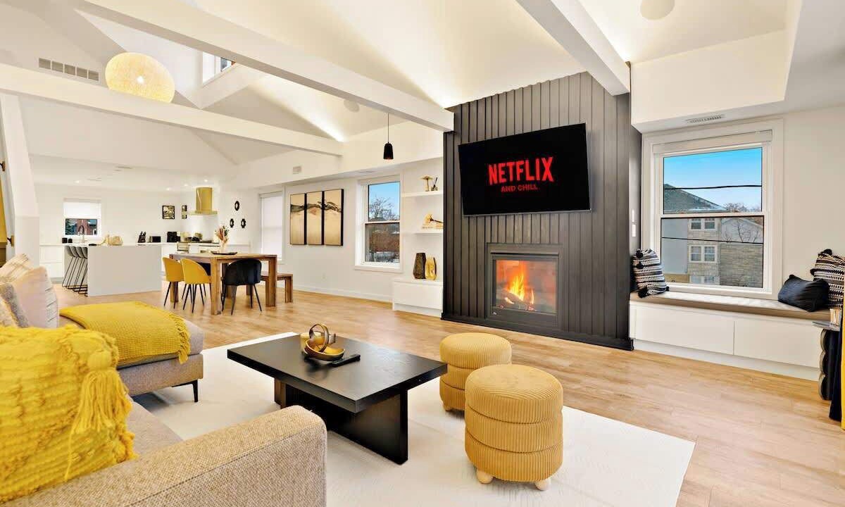 Photo of Livingroom in Downtown