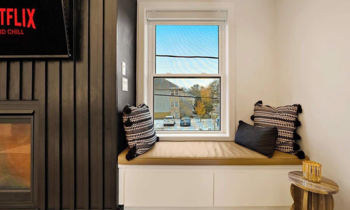 Photo of Livingroom in Downtown