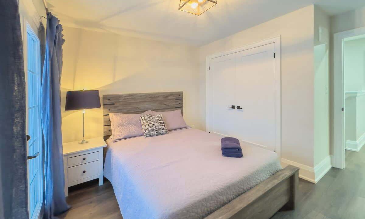Photo of Bedroom in Crystal Beach