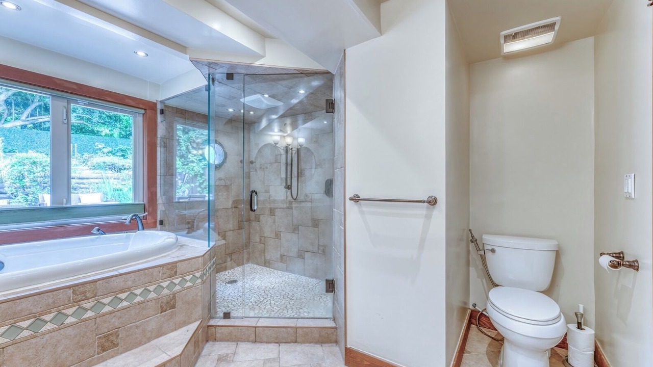 Photo of Bathroom in District of North Vancouver