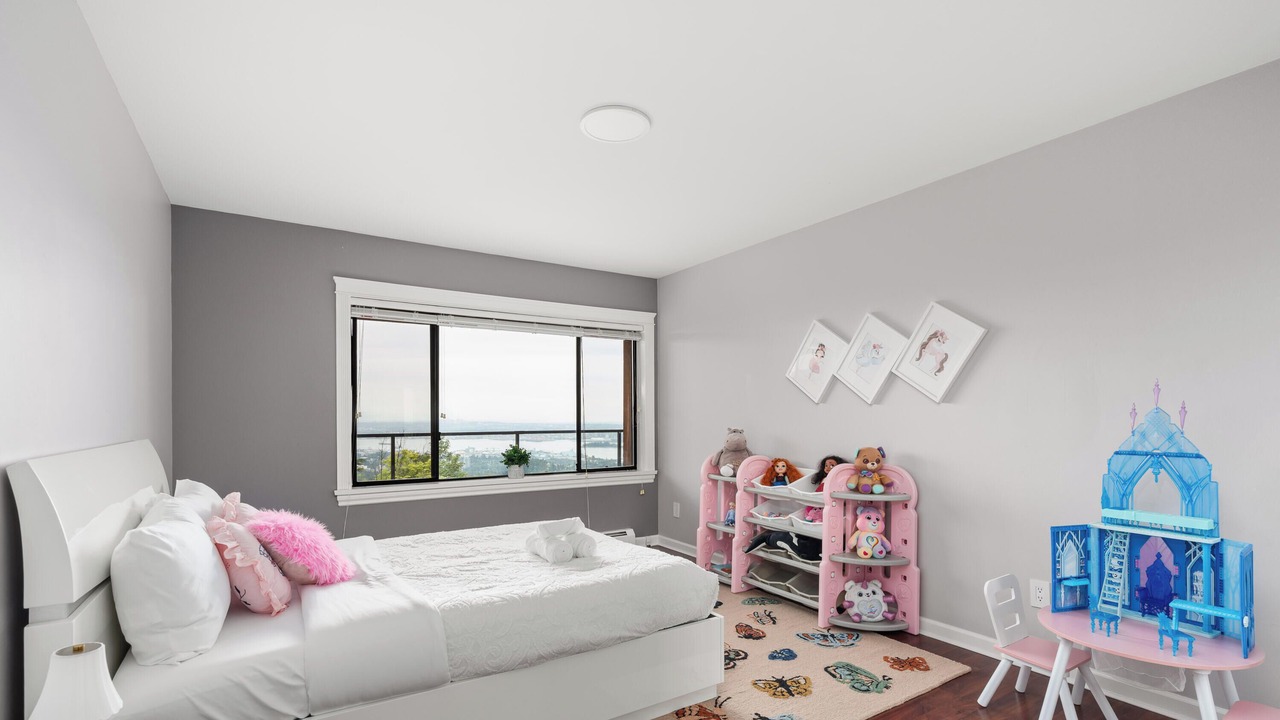 Photo of Bedroom in West Vancouver