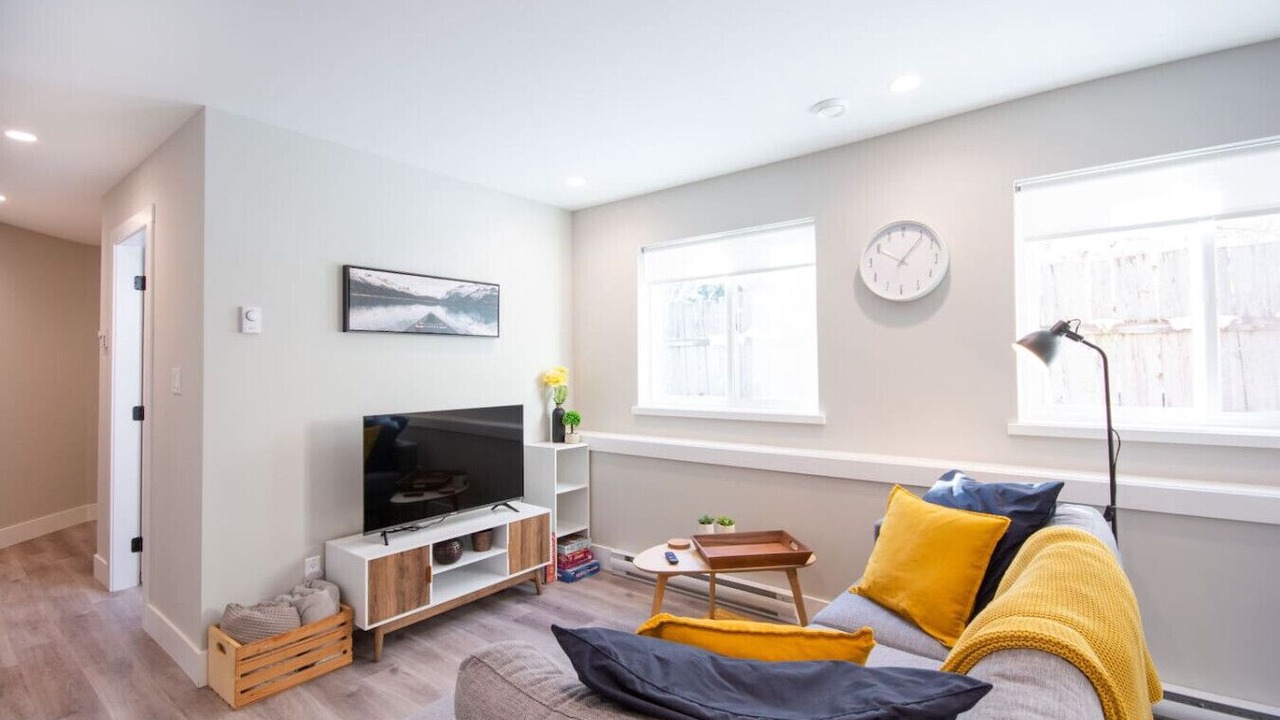 Photo of Livingroom in Courtenay