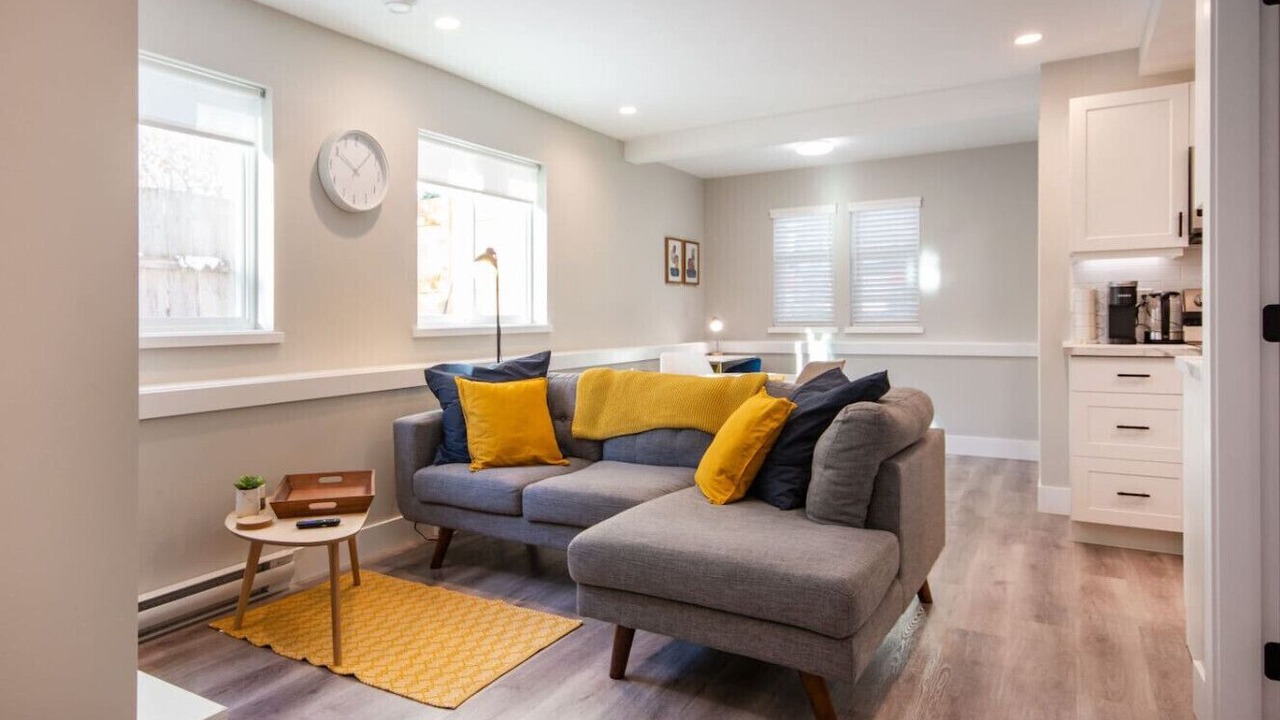 Photo of Livingroom in Courtenay