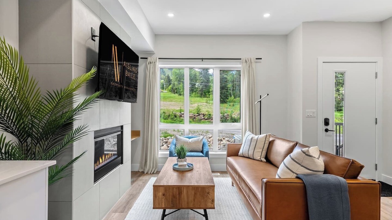 Photo of Livingroom in East Kootenay