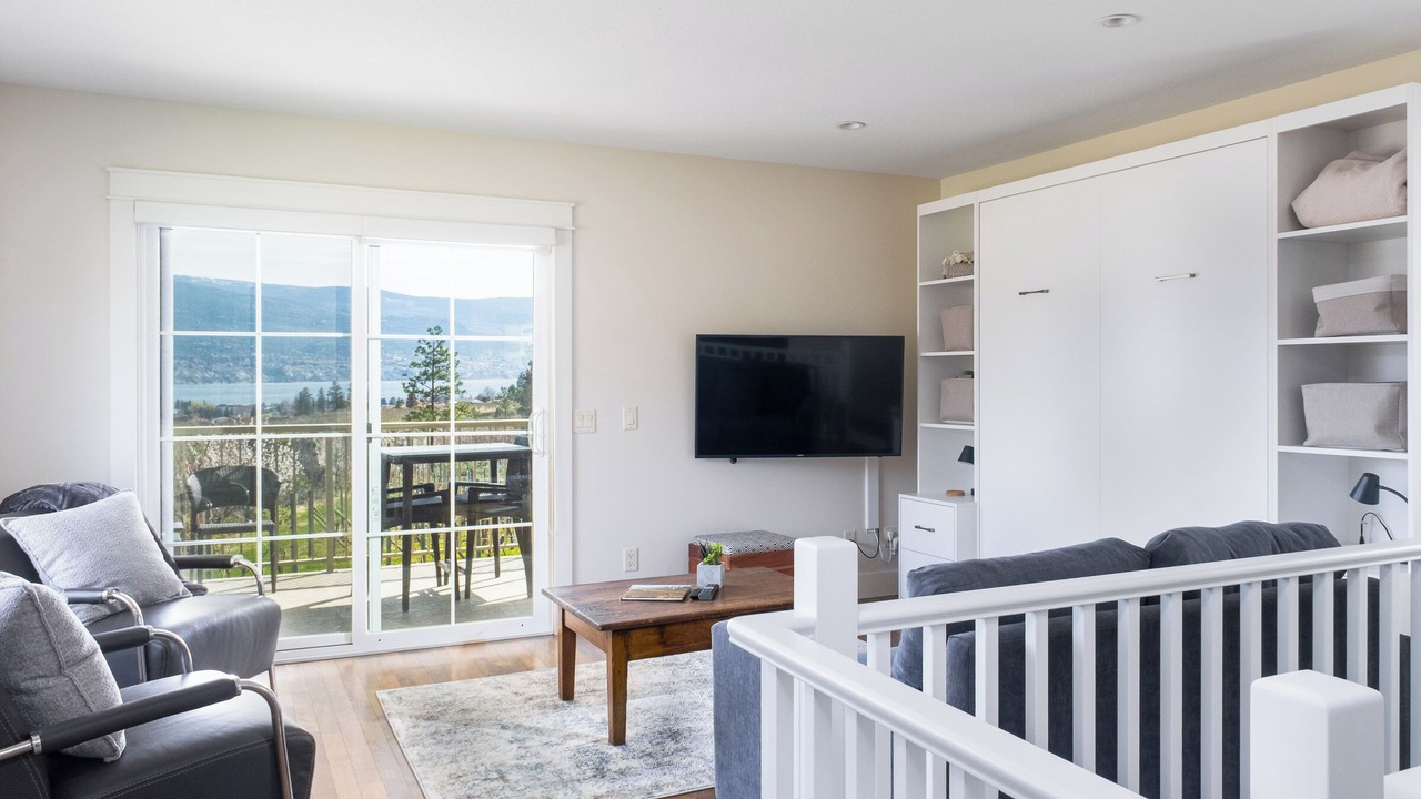 Photo of Livingroom in Okanagan-Similkameen