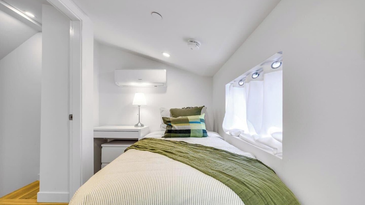 Photo of Bedroom in Sunset