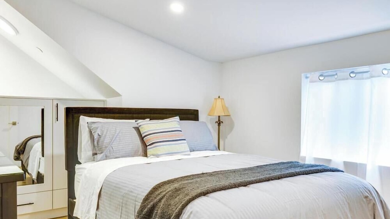 Photo of Bedroom in Sunset