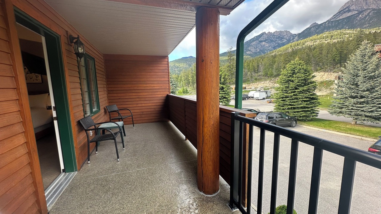 Photo of Patio Balcony in East Kootenay