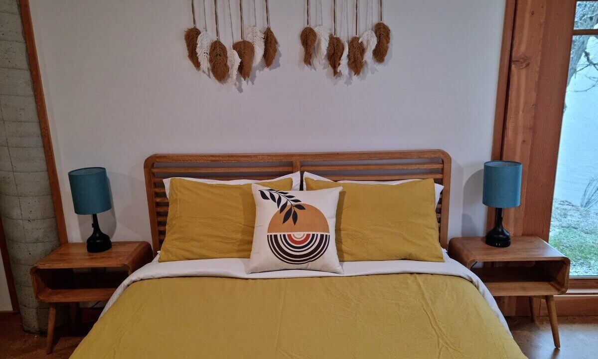 Photo of Bedroom in Salt Spring Island