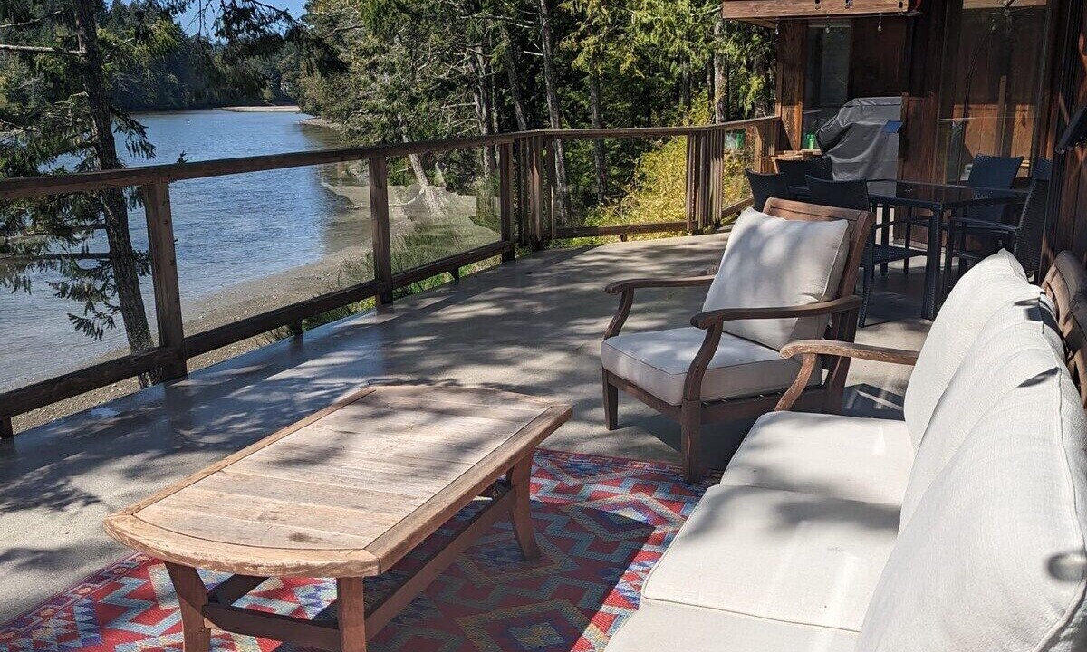 Photo of Patio Balcony in Salt Spring Island