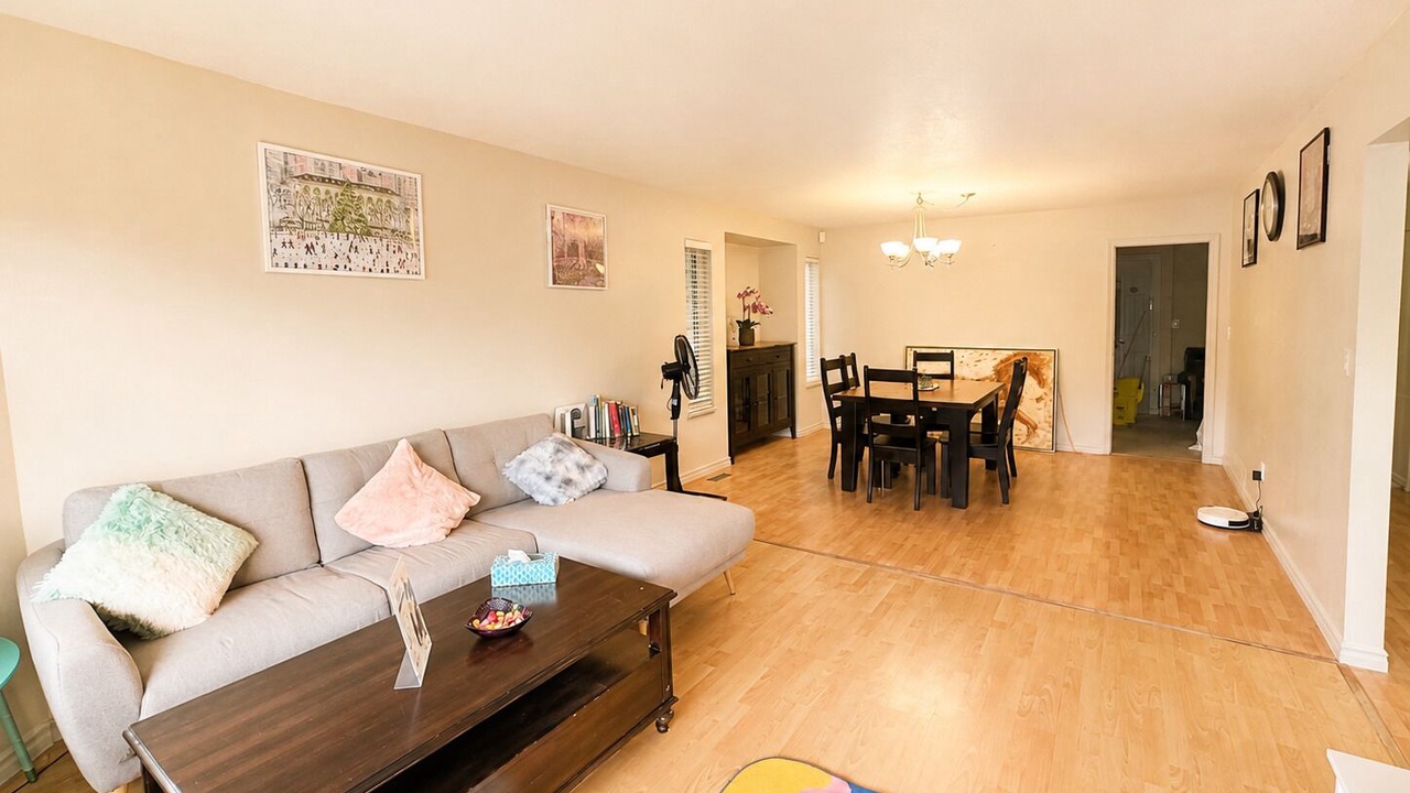 Photo of Livingroom in Surrey