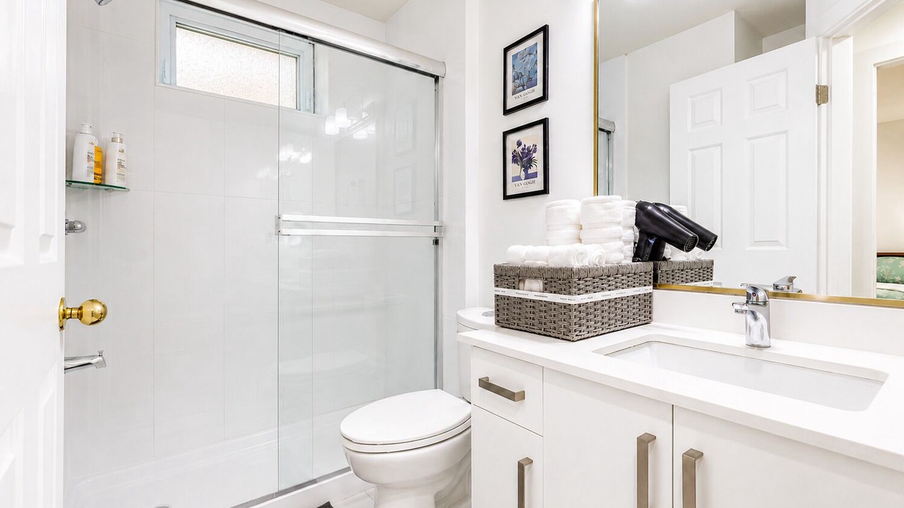 Photo of Bathroom in Sunset