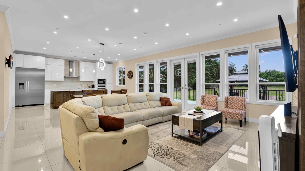 Photo of Livingroom in Maple Ridge