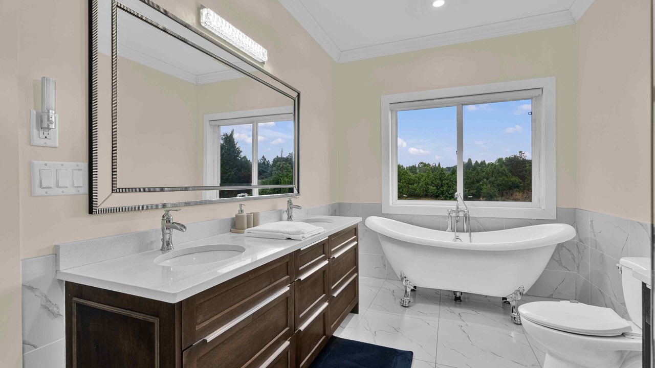 Photo of Bathroom in Maple Ridge