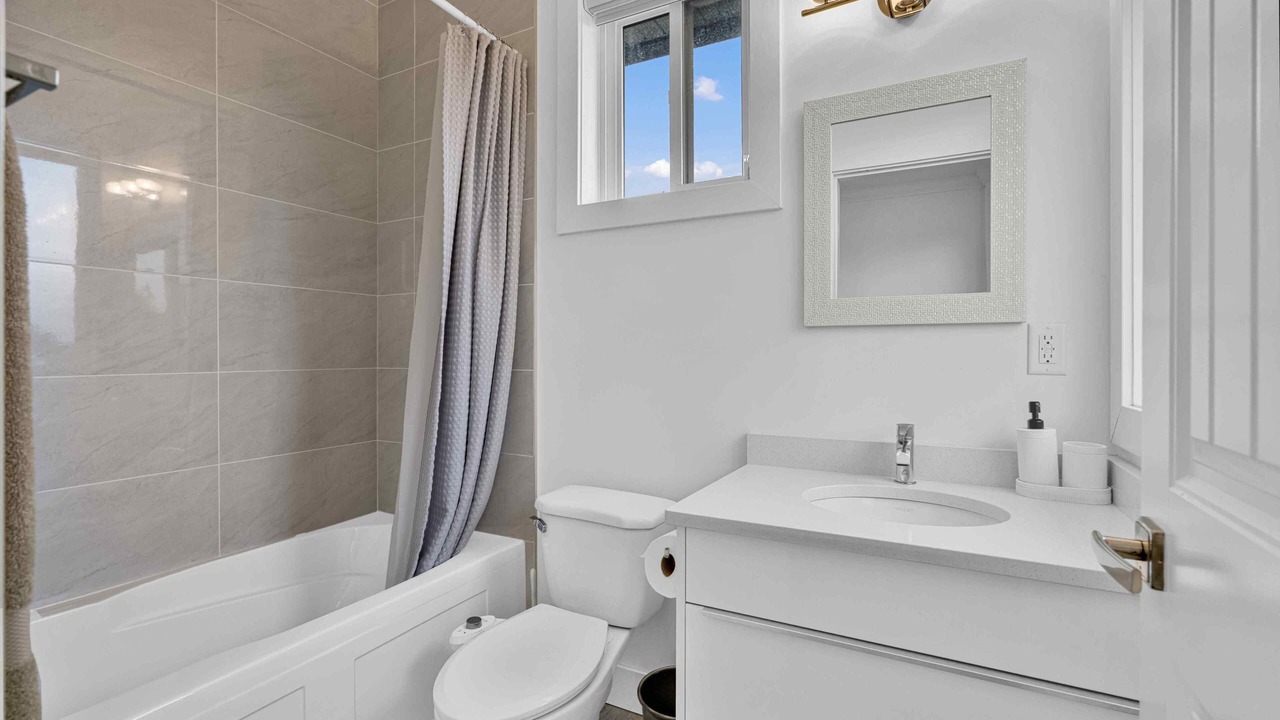 Photo of Bathroom in Maple Ridge