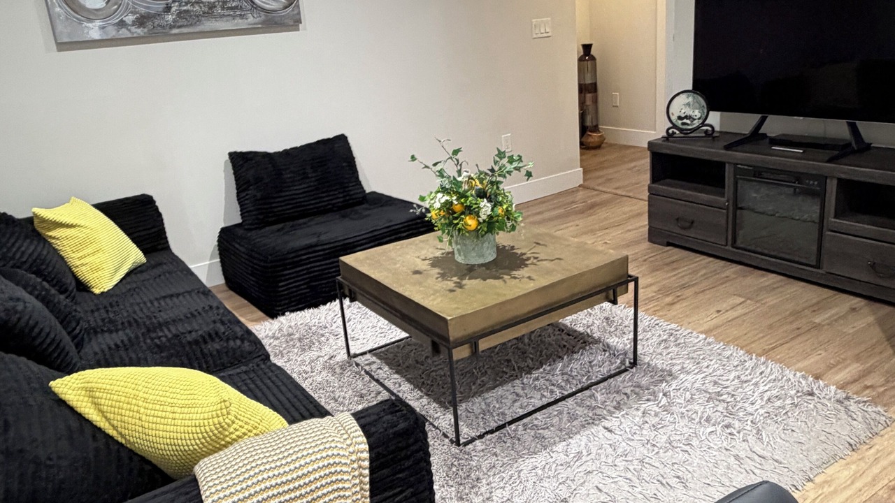 Photo of Livingroom in District of North Vancouver