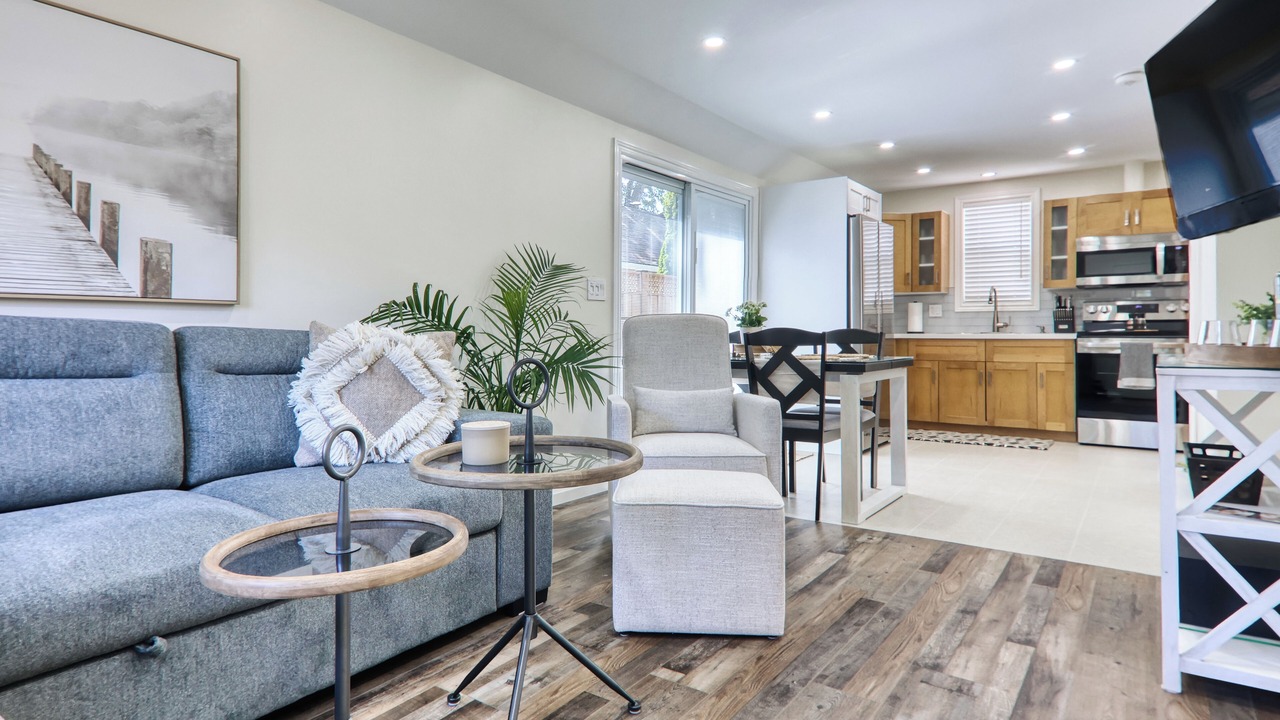 Photo of Livingroom in Port Dalhousie