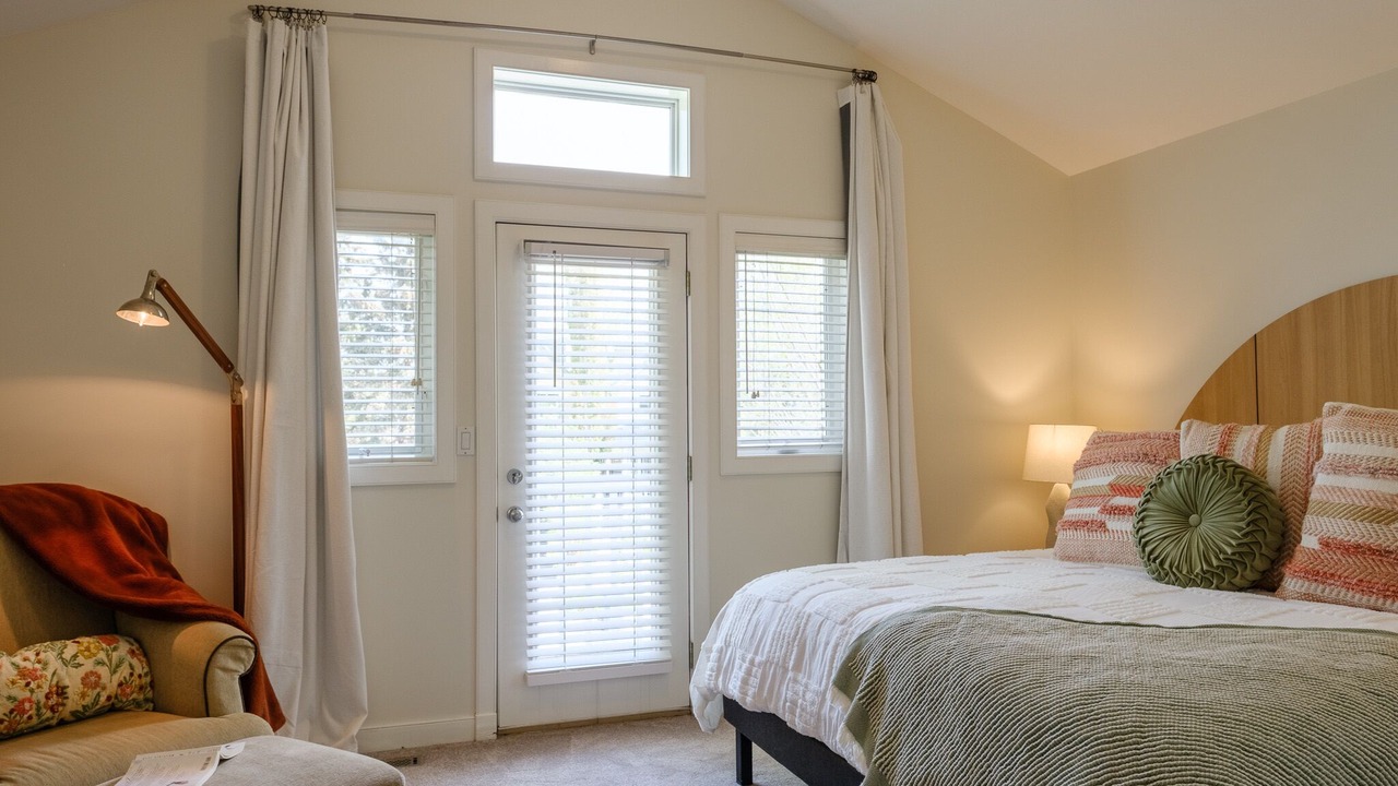 Photo of Bedroom in Inglewood
