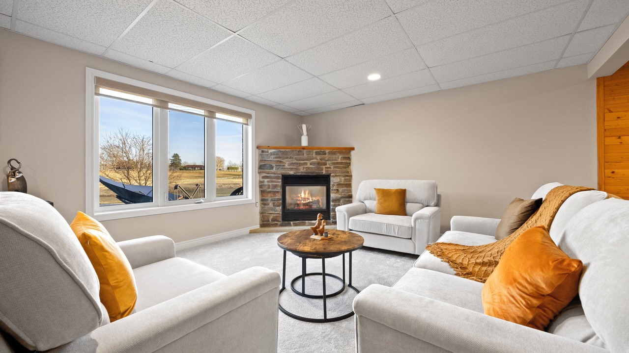 Photo of Livingroom in County of Brant