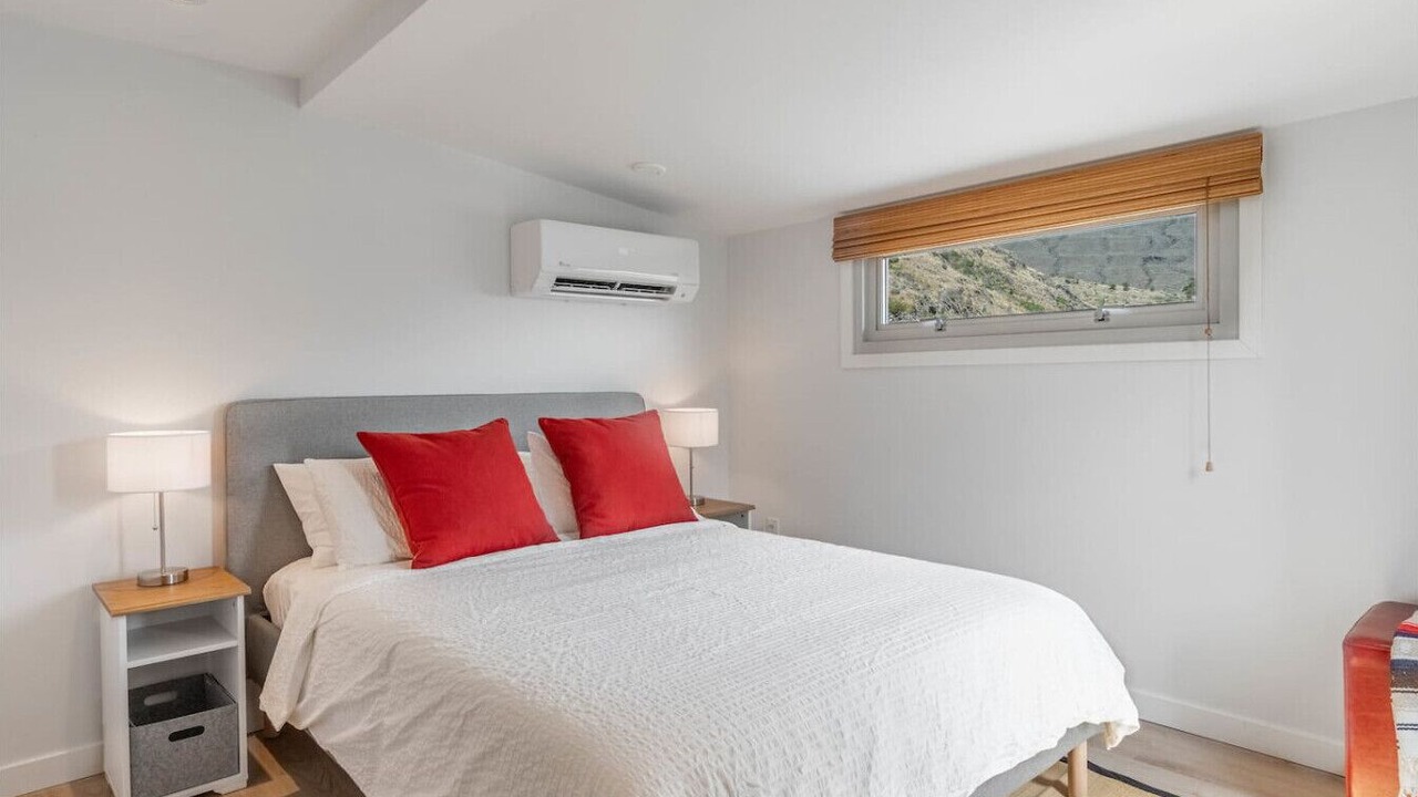 Photo of Bedroom in Okanagan-Similkameen