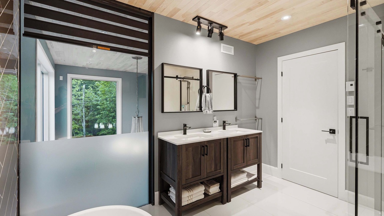 Photo of Bathroom in Saint-Philemon