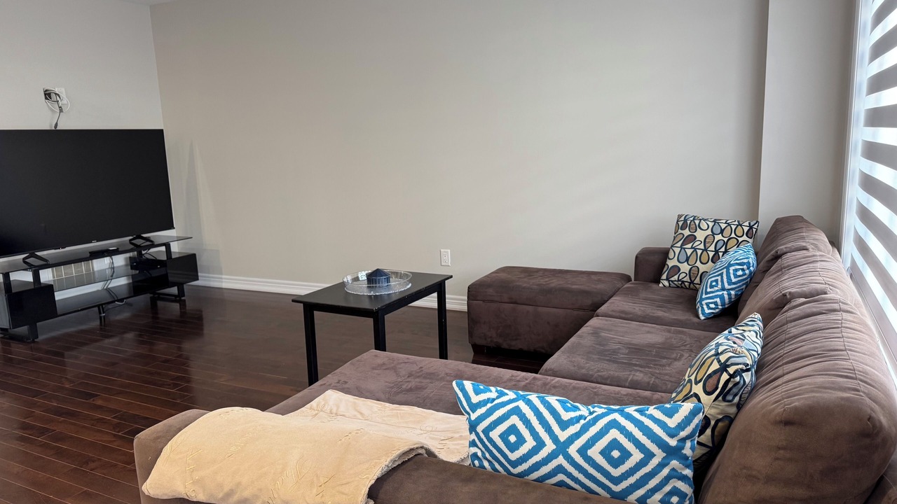 Photo of Livingroom in Richmond Hill