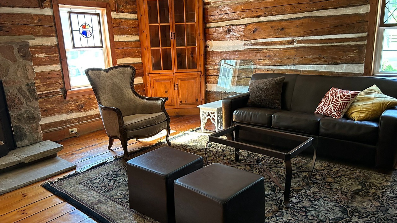 Photo of Livingroom in Milton