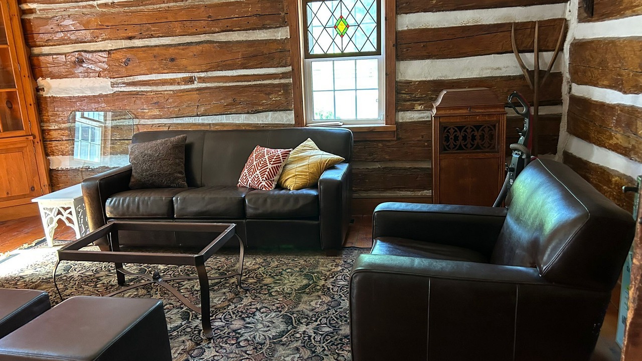 Photo of Livingroom in Milton