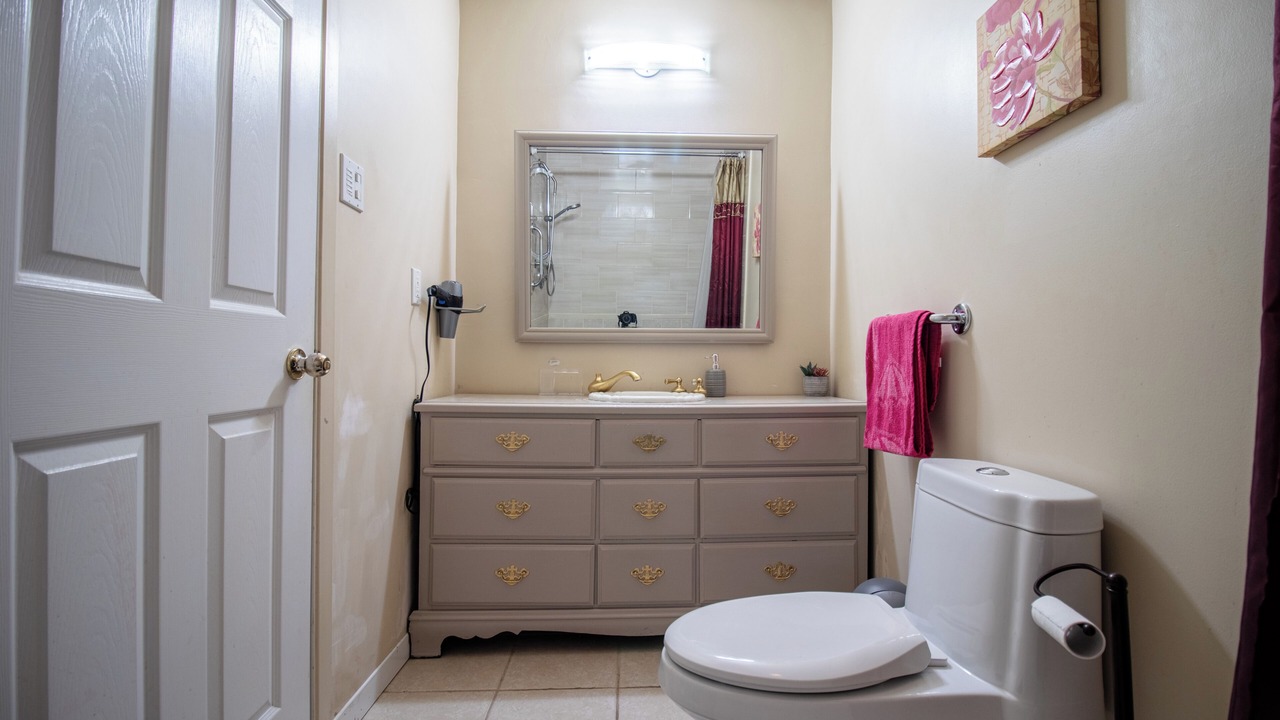 Photo of Bathroom in Laval-des-Rapides