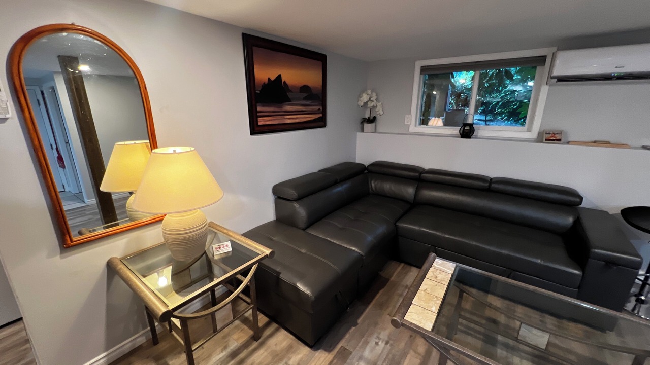 Photo of Livingroom in North Oyster