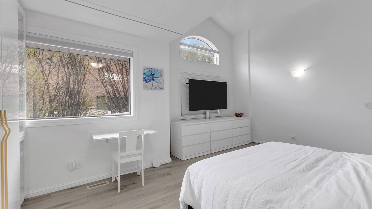 Photo of Bedroom in Crescent Heights
