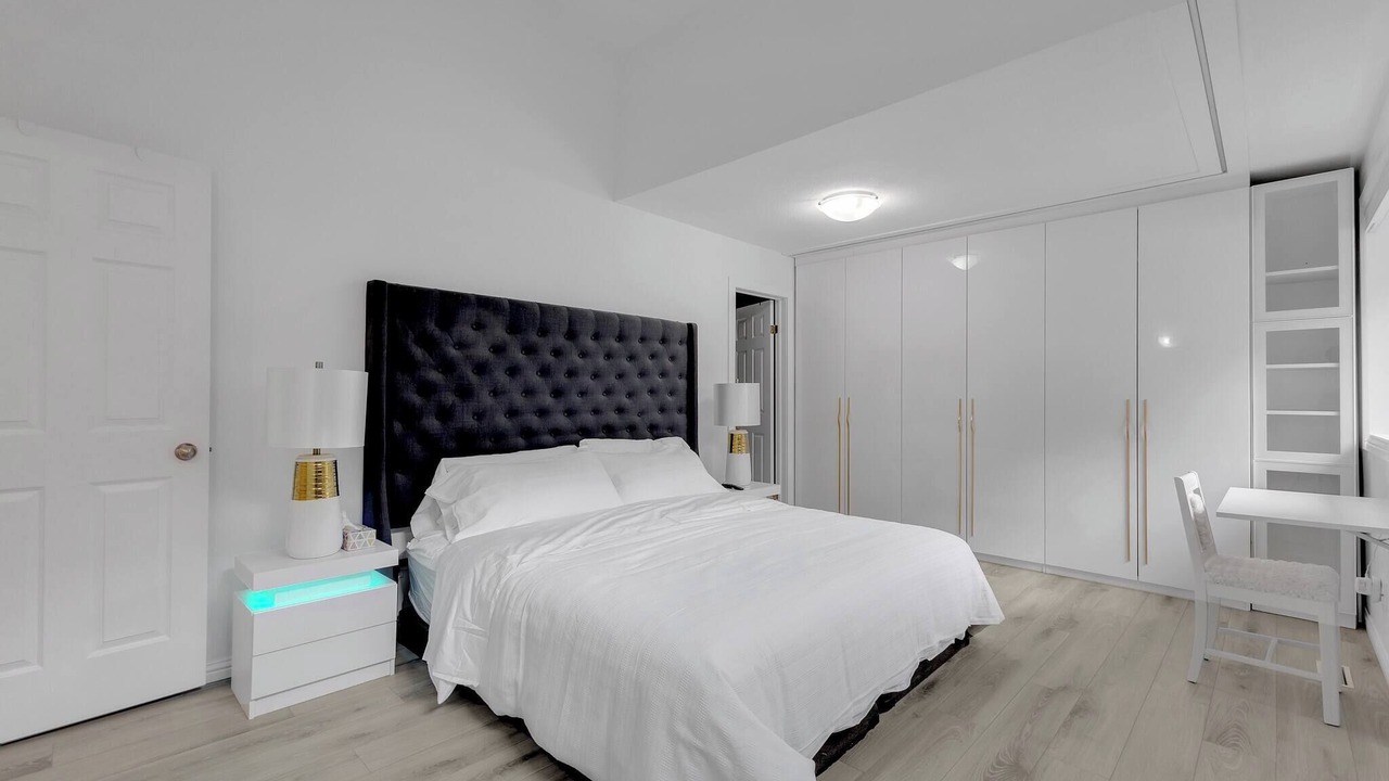 Photo of Bedroom in Crescent Heights
