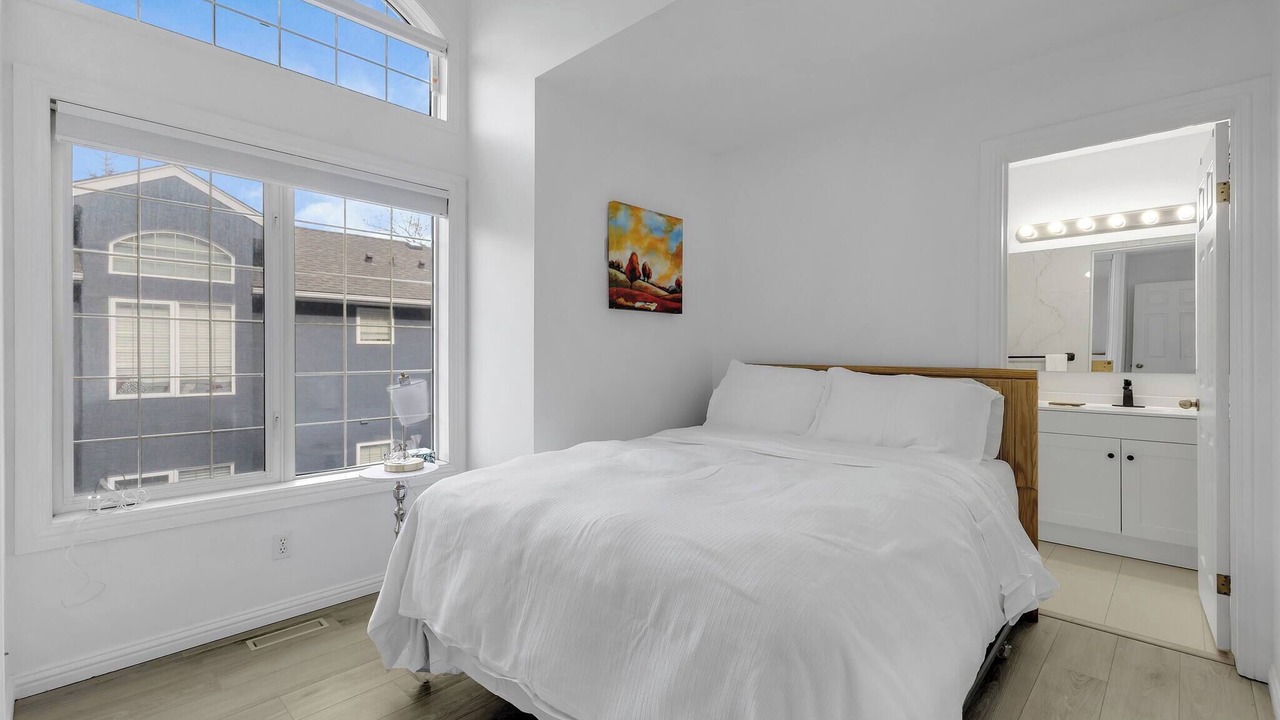 Photo of Bedroom in Crescent Heights