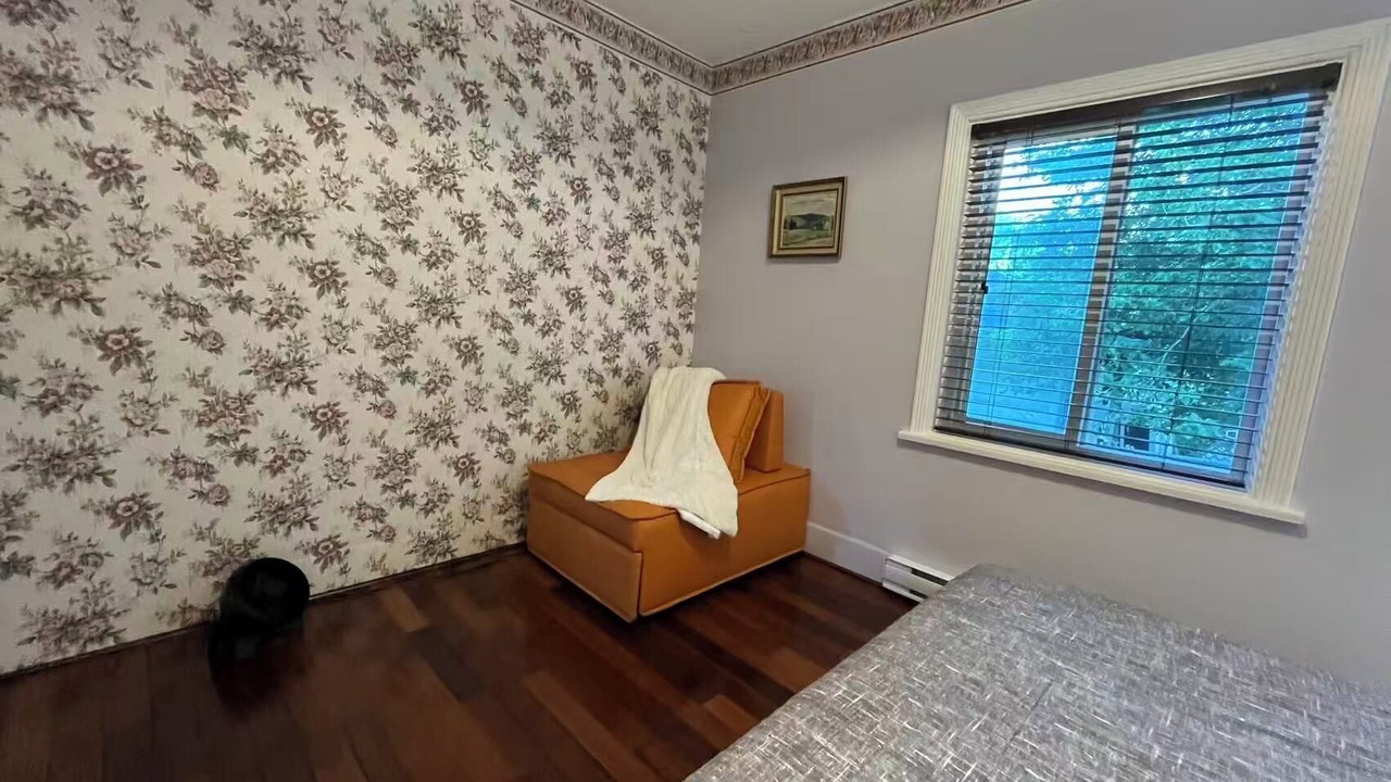 Photo of Bedroom in Saanich East