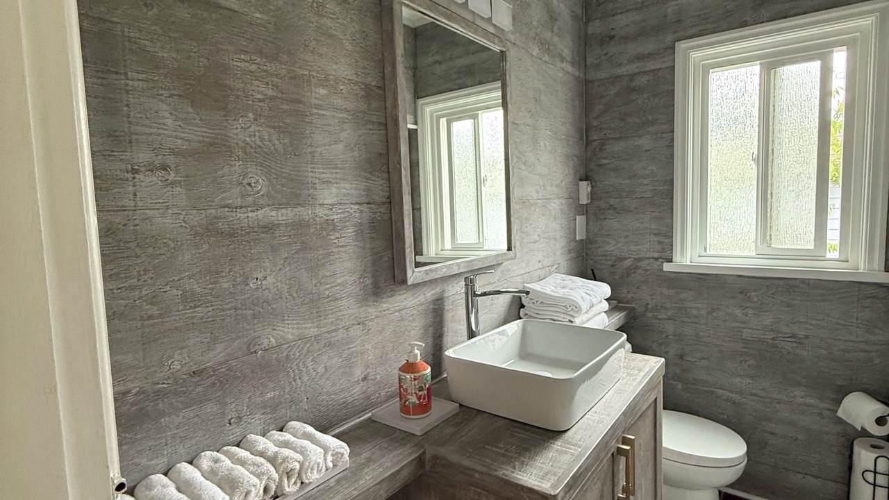 Photo of Bathroom in Saanich East